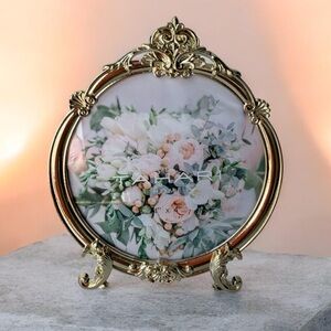 Elegant Gold Round Decorative Photo Frame - Home Accent